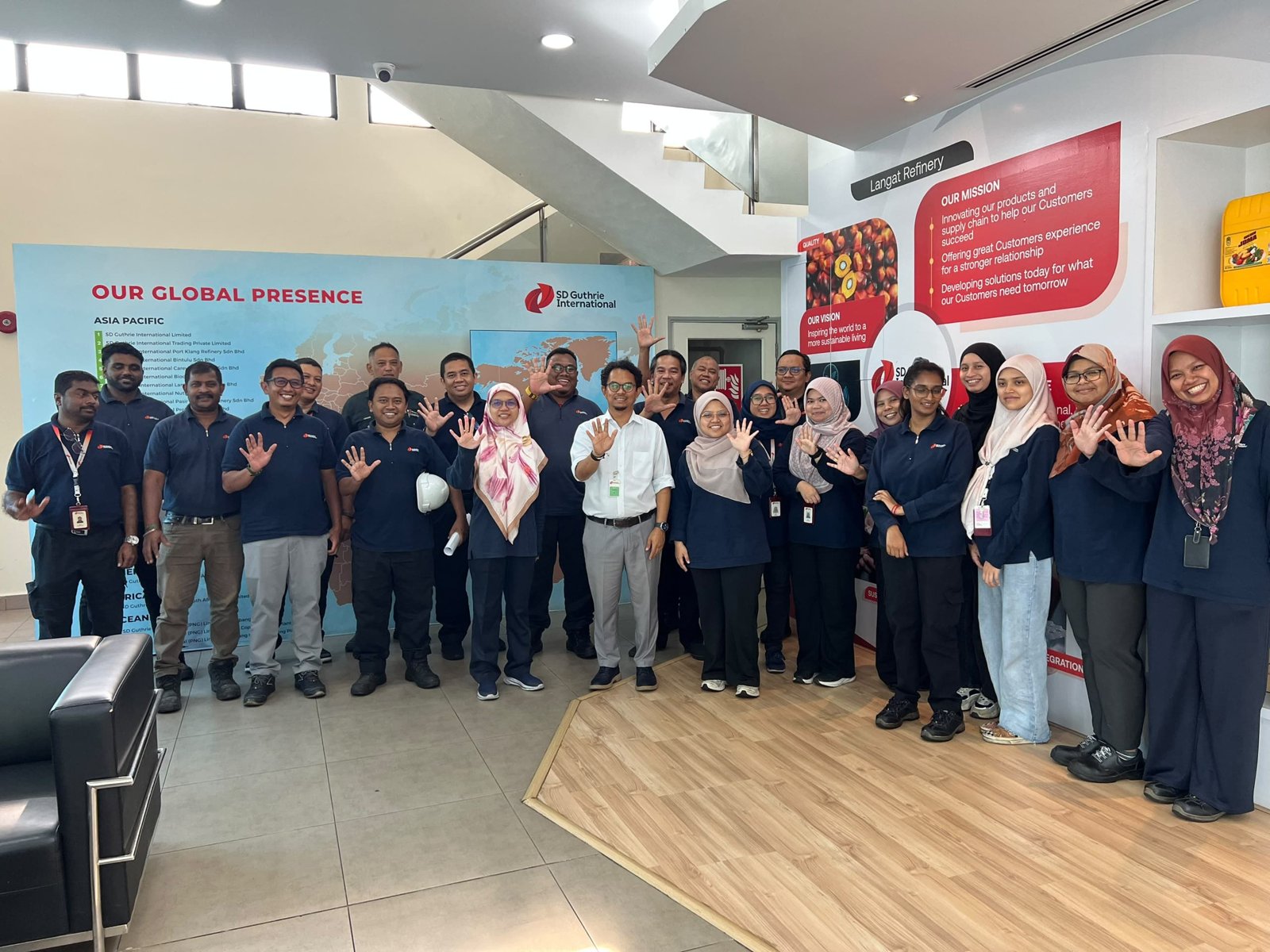 5S session group photo at SD Guthrie Langat Refinery with Husni Halim